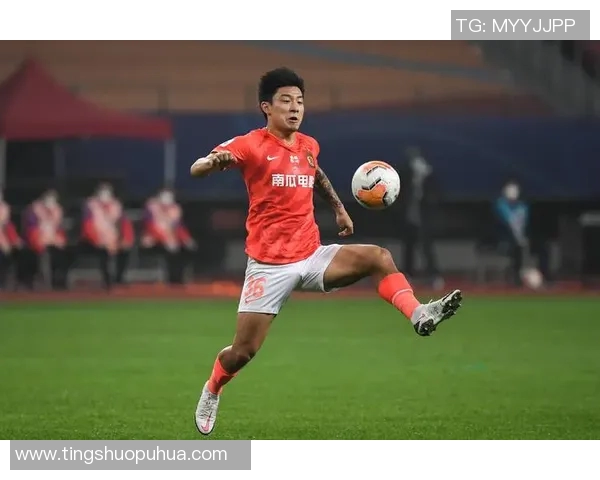 转会市场新风潮揭秘 球员流动趋势与各大俱乐部策略分析