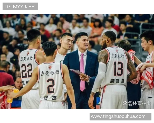 广州篮球队战术创新引领潮流助力球队崛起成就新辉煌