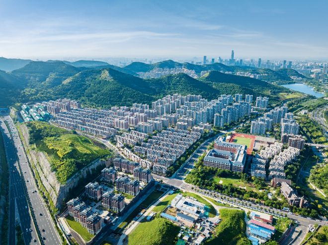 星空·体育中国综合济南历下大华启宸2024【售楼中间】户型+价钱+卖点+楼间距【
